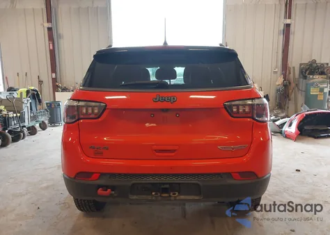 2018 Jeep Compass Trailhawk 4X4 из США, поврежденный, VIN 3C4NJDDB4JT169366